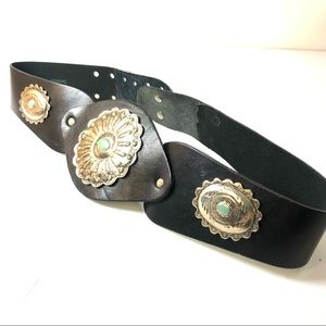 Women leather western belt sz medium in EUC
